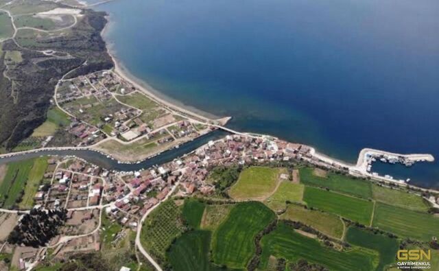 20-ÇANAKKALE BİGA KEMERDE EŞSİZ DENİZ MANZARALI ASFALT CEPHELİ ARAZİ